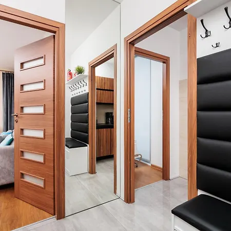 Zablocie Near Schindler Factory, Free Parking, Ac & Balcony - By Upstairs *